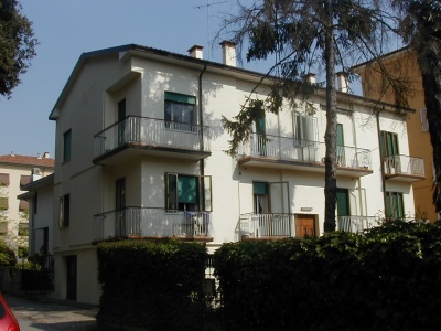 Nievo 12
